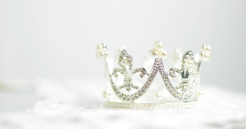 Crown, silver, white and diamond